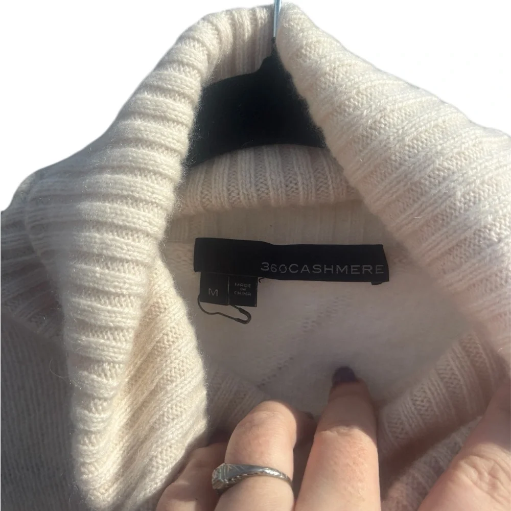 EUC 360Cashmere Cozy Cream Turtleneck Cashmere Sweater with cute pocket - Picture 5 of 6